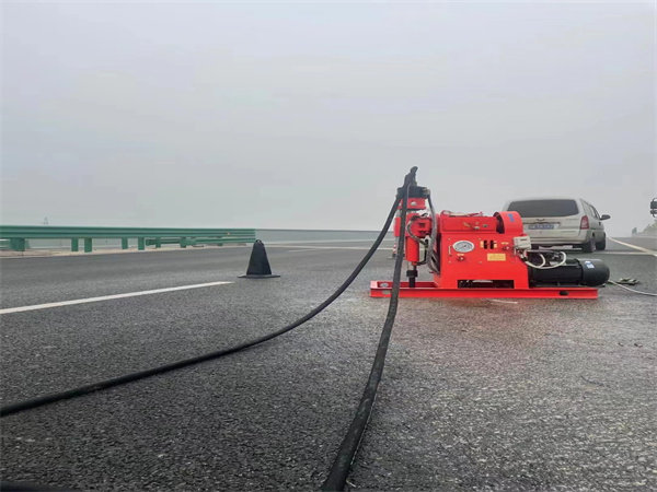 仪征马路路基路面开裂下沉注浆加固灌浆