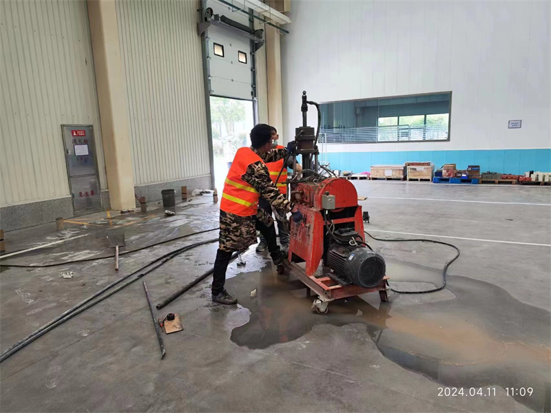 仪征厂房地面下沉塌陷注浆加固施工